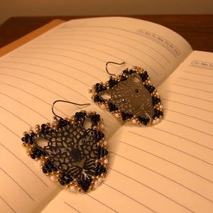 Handmade beaded earrings 💚